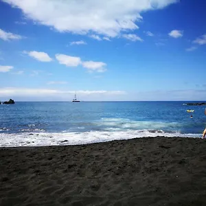 Volcano Beach Views & Wifi Puerto de Santiago (Tenerife)
